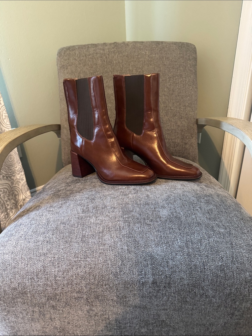 Steve Madden Chestnut Leather Chelsea Block Heel Ankle Boots